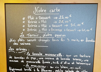 Menu on slate to be consulted on site